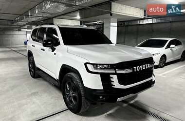 Позашляховик / Кросовер Toyota Land Cruiser 2022 в 