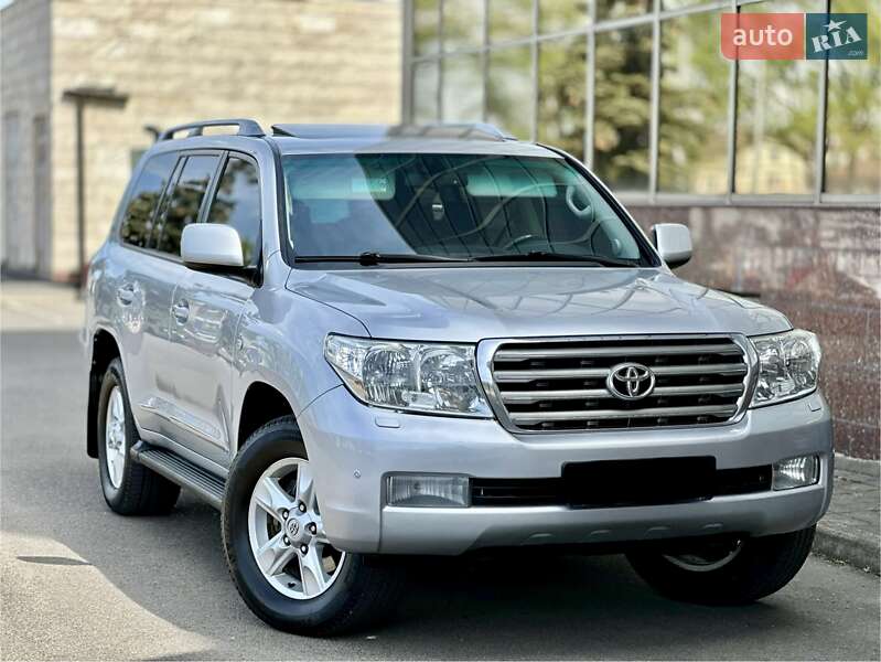 Toyota Land Cruiser 2011