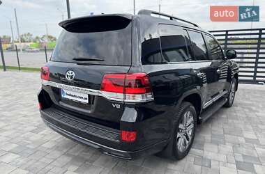 Внедорожник / Кроссовер Toyota Land Cruiser 2018 в 