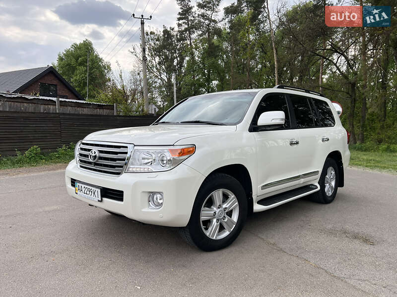 Позашляховик / Кросовер Toyota Land Cruiser 2015 в 