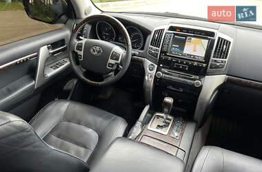 Позашляховик / Кросовер Toyota Land Cruiser 2015 в 