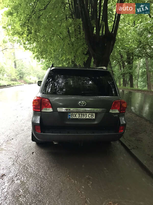 Внедорожник / Кроссовер Toyota Land Cruiser 2012 в Каменец-Подольском