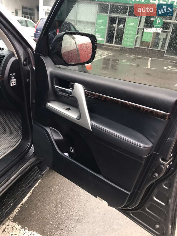 Внедорожник / Кроссовер Toyota Land Cruiser 2012 в Каменец-Подольском
