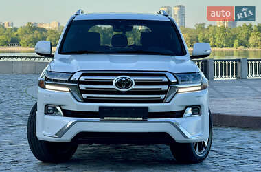 Внедорожник / Кроссовер Toyota Land Cruiser 2017 в 