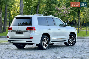 Внедорожник / Кроссовер Toyota Land Cruiser 2017 в 