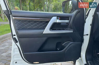 Внедорожник / Кроссовер Toyota Land Cruiser 2017 в 