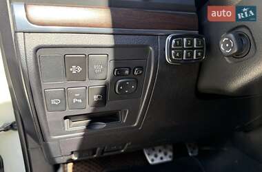 Внедорожник / Кроссовер Toyota Land Cruiser 2016 в 