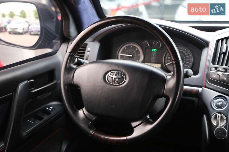 Внедорожник / Кроссовер Toyota Land Cruiser 2011 в Киеве