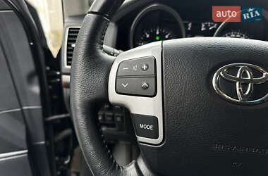 Позашляховик / Кросовер Toyota Land Cruiser 2012 в 