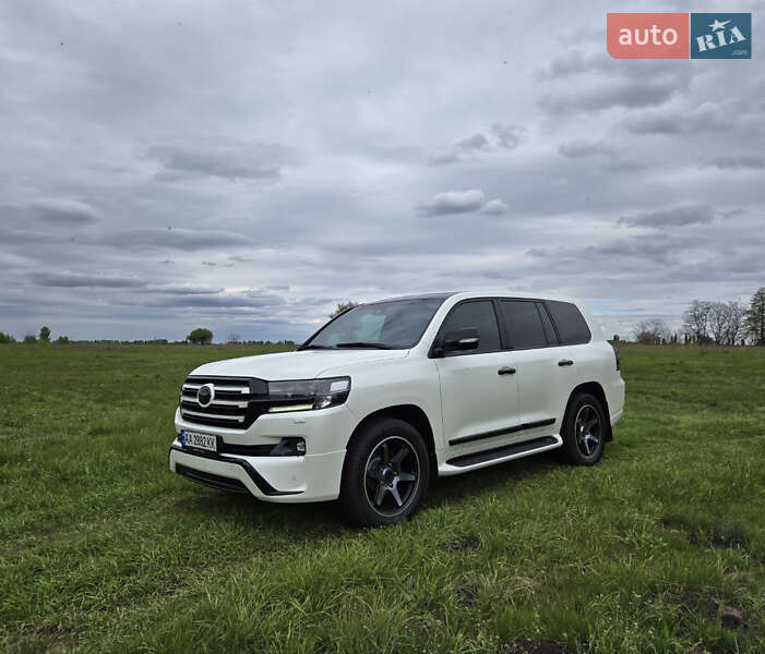Позашляховик / Кросовер Toyota Land Cruiser 2016 в 