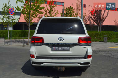 Внедорожник / Кроссовер Toyota Land Cruiser 2016 в 