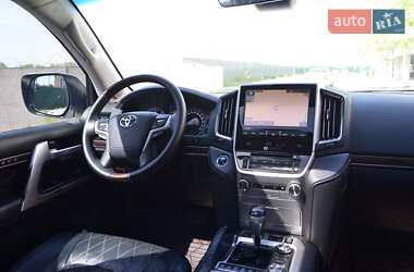 Внедорожник / Кроссовер Toyota Land Cruiser 2016 в 