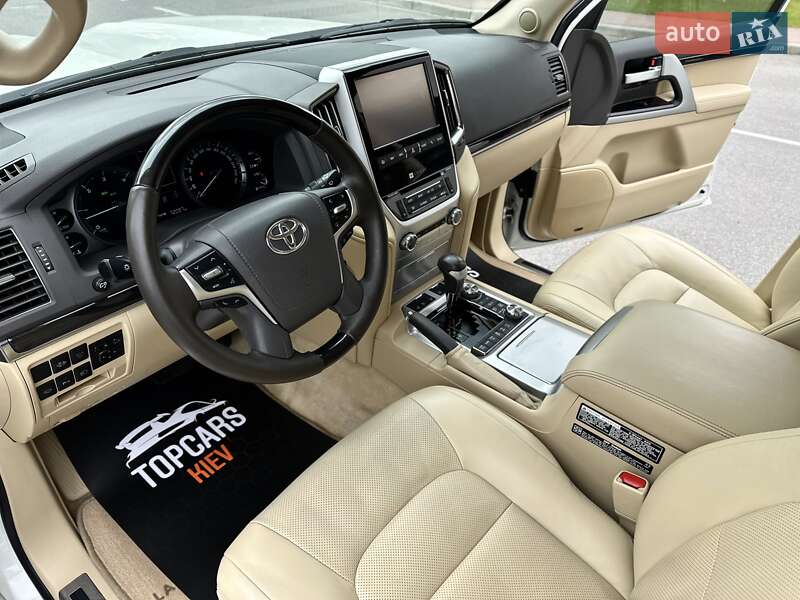 Позашляховик / Кросовер Toyota Land Cruiser 2017 в Києві