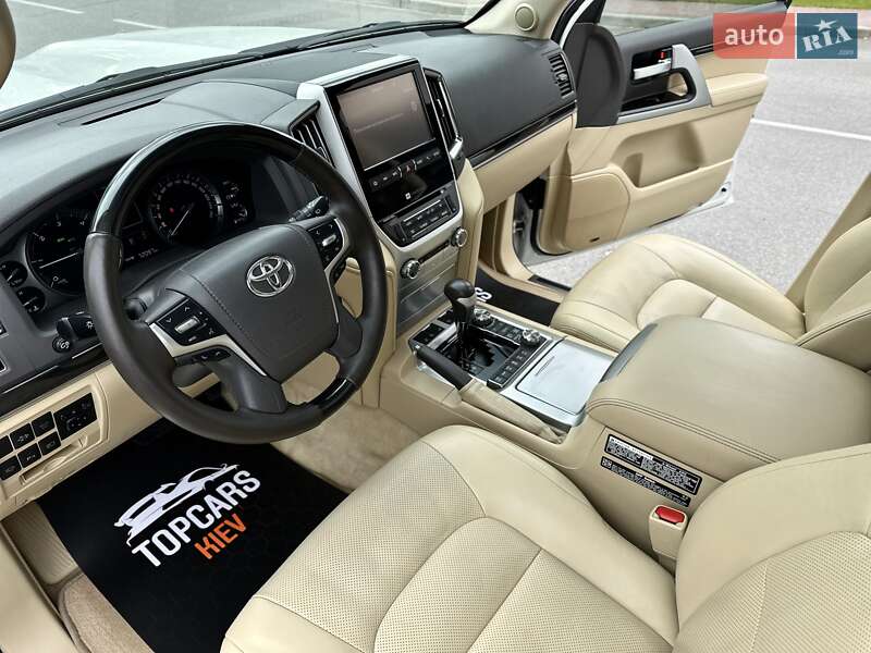 Позашляховик / Кросовер Toyota Land Cruiser 2017 в Києві