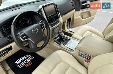 Позашляховик / Кросовер Toyota Land Cruiser 2017 в 