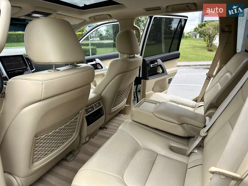 Позашляховик / Кросовер Toyota Land Cruiser 2017 в Києві