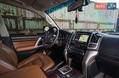 Позашляховик / Кросовер Toyota Land Cruiser 2015 в 
