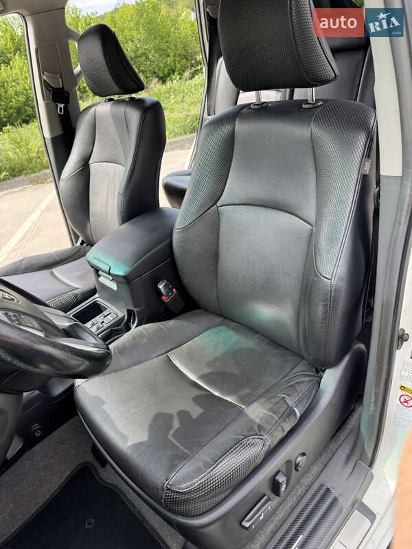 Внедорожник / Кроссовер Toyota Land Cruiser 2012 в Синельниково