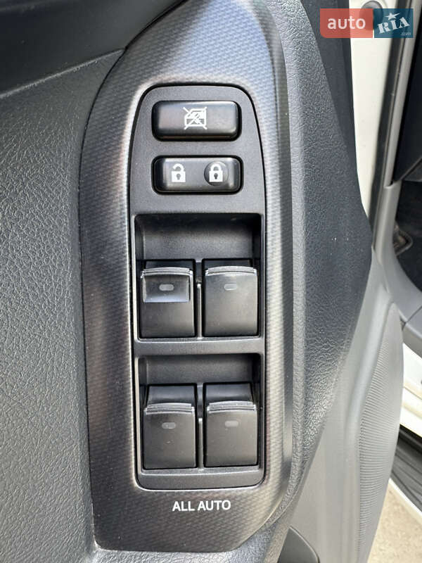 Внедорожник / Кроссовер Toyota Land Cruiser 2012 в Синельниково