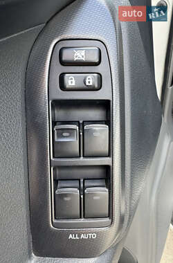 Внедорожник / Кроссовер Toyota Land Cruiser 2012 в 