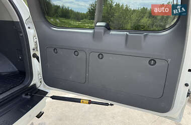 Внедорожник / Кроссовер Toyota Land Cruiser 2012 в 