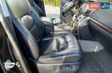 Позашляховик / Кросовер Toyota Land Cruiser 2013 в 