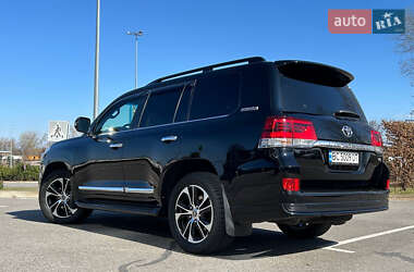 Позашляховик / Кросовер Toyota Land Cruiser 2020 в 