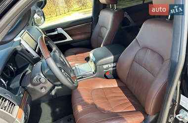 Позашляховик / Кросовер Toyota Land Cruiser 2020 в 