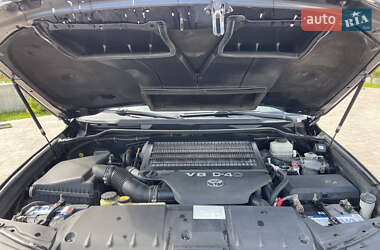 Внедорожник / Кроссовер Toyota Land Cruiser 2010 в 