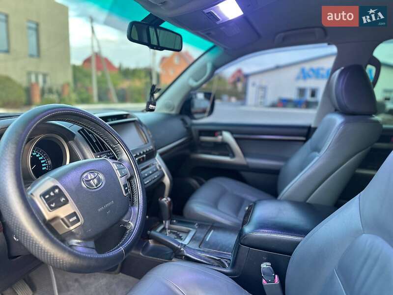 Позашляховик / Кросовер Toyota Land Cruiser 2008 в Луцьку
