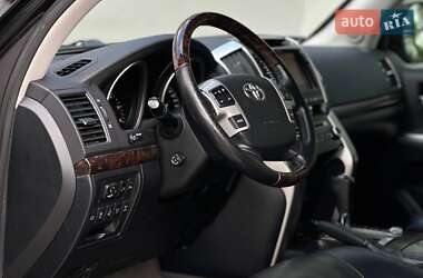 Позашляховик / Кросовер Toyota Land Cruiser 2014 в 