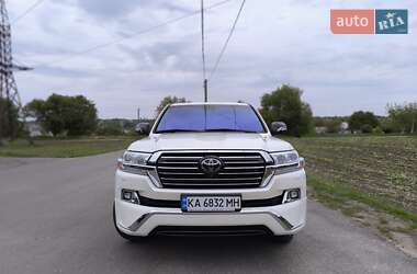 Внедорожник / Кроссовер Toyota Land Cruiser 2018 в 
