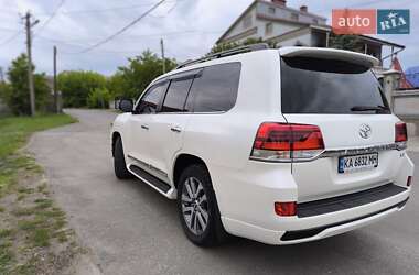 Внедорожник / Кроссовер Toyota Land Cruiser 2018 в 