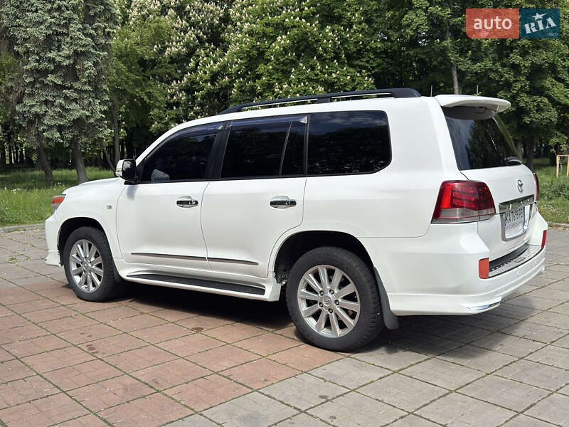 Внедорожник / Кроссовер Toyota Land Cruiser 2011 в Киеве