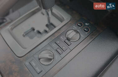 Внедорожник / Кроссовер Toyota Land Cruiser 2011 в 