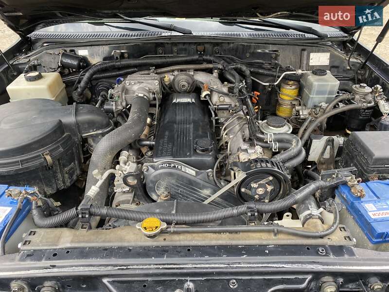 Внедорожник / Кроссовер Toyota Land Cruiser 2003 в Черновцах