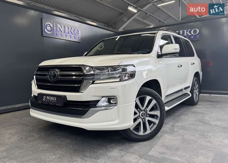 Внедорожник / Кроссовер Toyota Land Cruiser 2019 в 