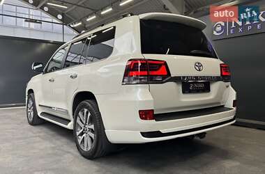 Внедорожник / Кроссовер Toyota Land Cruiser 2019 в 