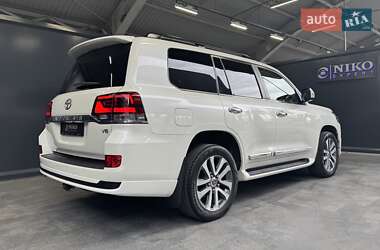 Внедорожник / Кроссовер Toyota Land Cruiser 2019 в 