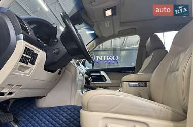Внедорожник / Кроссовер Toyota Land Cruiser 2019 в 