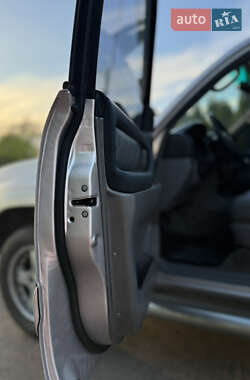 Внедорожник / Кроссовер Toyota Land Cruiser 2005 в 