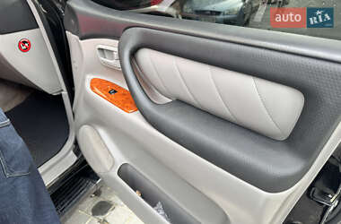 Внедорожник / Кроссовер Toyota Land Cruiser 2004 в 