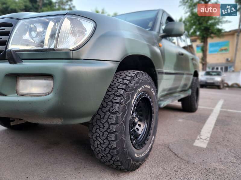 Позашляховик / Кросовер Toyota Land Cruiser 2004 в Києві