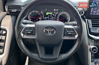 Внедорожник / Кроссовер Toyota Land Cruiser 2022 в 