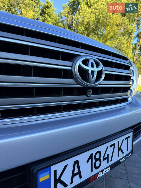 Позашляховик / Кросовер Toyota Land Cruiser 2013 в Луцьку