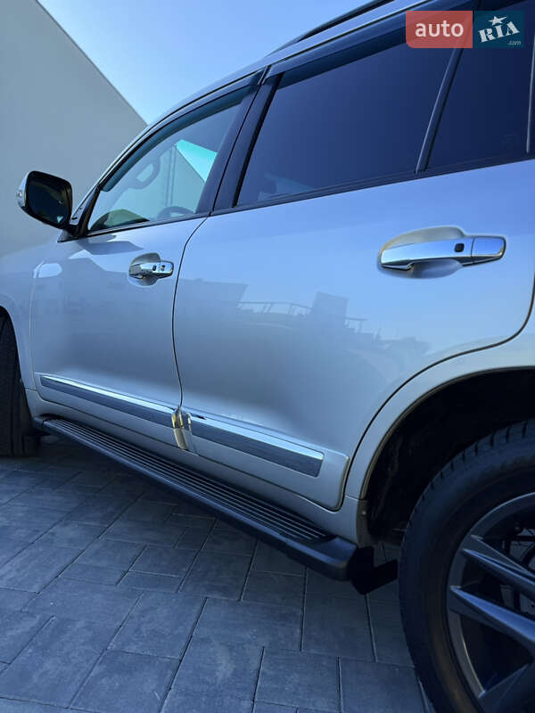 Позашляховик / Кросовер Toyota Land Cruiser 2013 в Луцьку