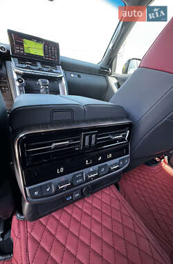 Внедорожник / Кроссовер Toyota Land Cruiser 2023 в 