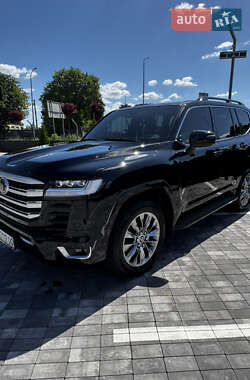 Внедорожник / Кроссовер Toyota Land Cruiser 2023 в 