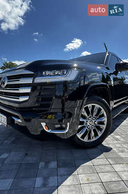Внедорожник / Кроссовер Toyota Land Cruiser 2023 в 