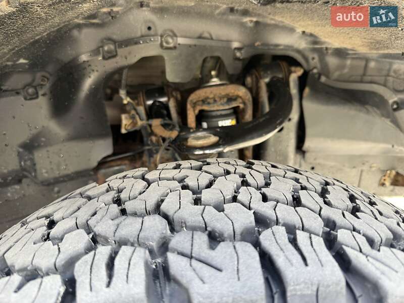 Позашляховик / Кросовер Toyota Land Cruiser 2006 в Звягелі